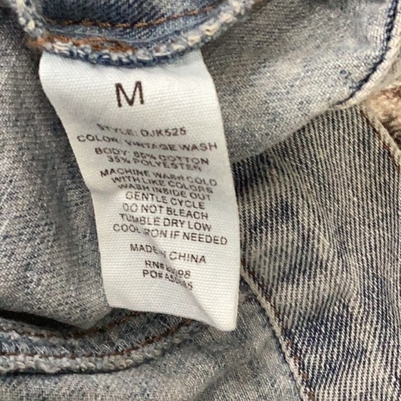 NWT Ci Sono Pearl Embellished Vintage Wash Oversized Fit  Denim Jacket Medium - Picture 7 of 9